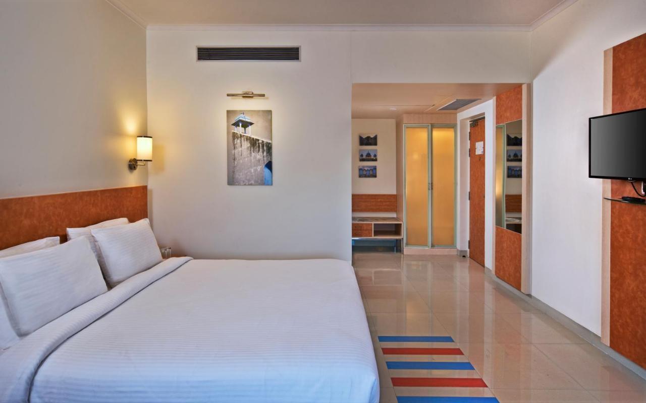Nirwana Hometel Jaipur- A Sarovar Hotel Zewnętrze zdjęcie