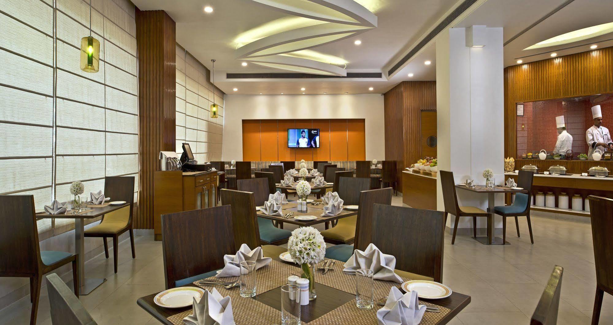 Nirwana Hometel Jaipur- A Sarovar Hotel Zewnętrze zdjęcie